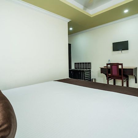 Oyo 10428 Hotel Sandal Breeze Maraiyur Екстер'єр фото